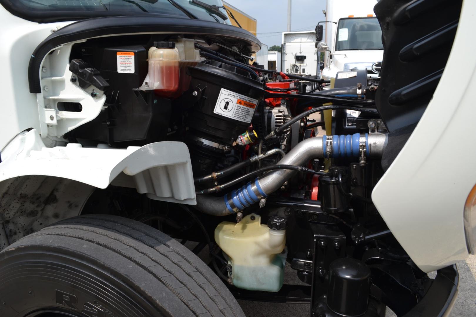 2019 WHITE /BLACK FREIGHTLINER M2-106 with an CUMMINS B6.7L 240HP engine, ALLISON 2500RDS AUTOMATIC transmission, located at 9172 North Fwy, Houston, TX, 77037, (713) 910-6868, 29.887470, -95.411903 - 26,000LB GVWR NON CDL, MORGAN 26FT BOX, 13FT CLEARANCE , 103" X 102", AIR RIDE, DUAL 50 GALLON FUEL TANKS, WALTCO 2,500LB CAPACITY STEEL LIFT GATE, POWER WINDOWS & LOCKS, COLD A/C, - Photo#14